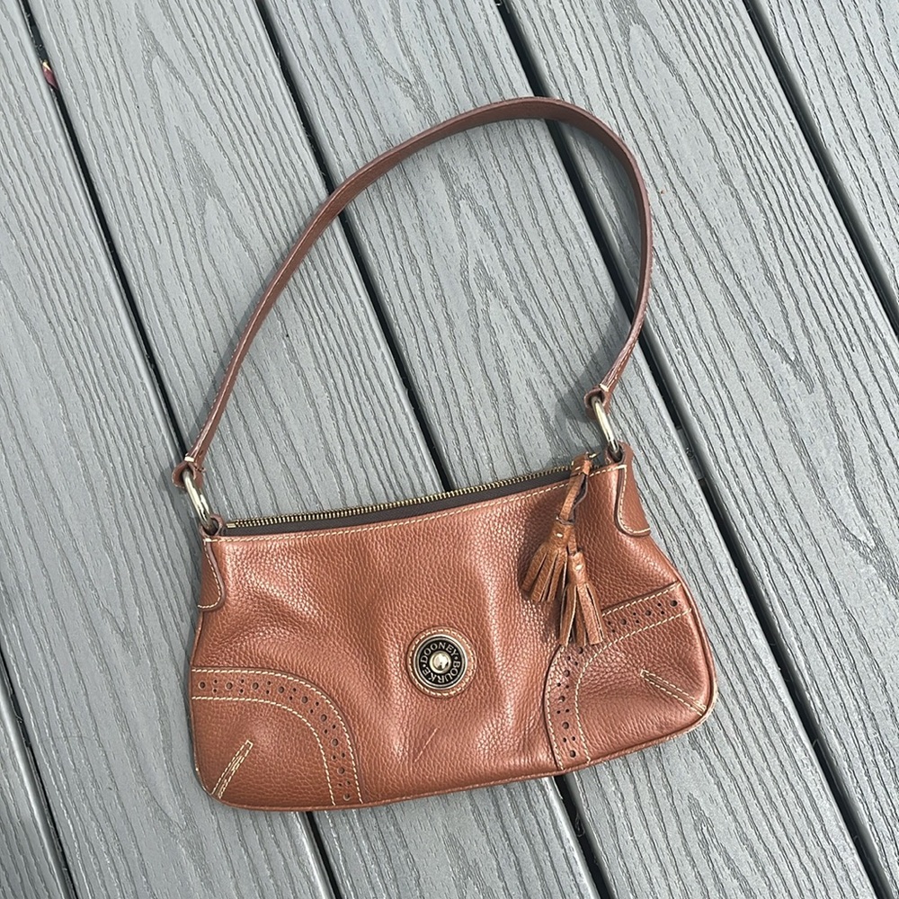 ❄️ Dooney and Bourke Small Brown Shoulder Bag